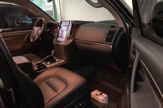 Used Toyota Land Cruiser 2018 Automatic Diesel for sale in Quezon City-8