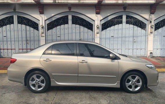 2013 Toyota Corolla Altis for sale in Manila-3