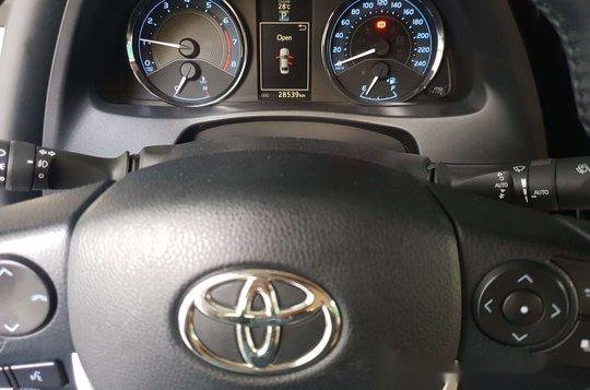 Toyota Corolla Altis 2017 at 20000 km for sale -9