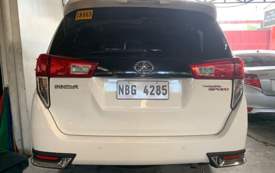 White Toyota Innova 2019 for sale in Quezon City-3