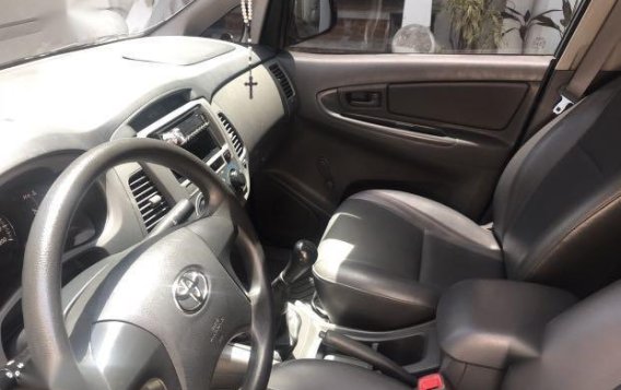 2013 Toyota Innova for sale in Quezon City-6