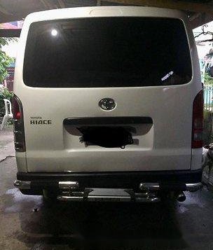 White Toyota Hiace 2010 Manual Diesel for sale-2