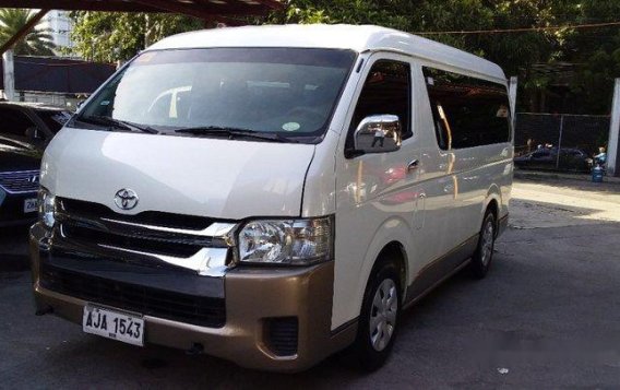 Toyota Hiace 2015 at 42000 km for sale-2