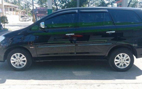 Black Toyota Innova 2011 Manual Diesel for sale-3