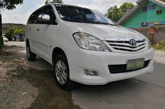 White Toyota Innova 2012 Manual Diesel for sale-1