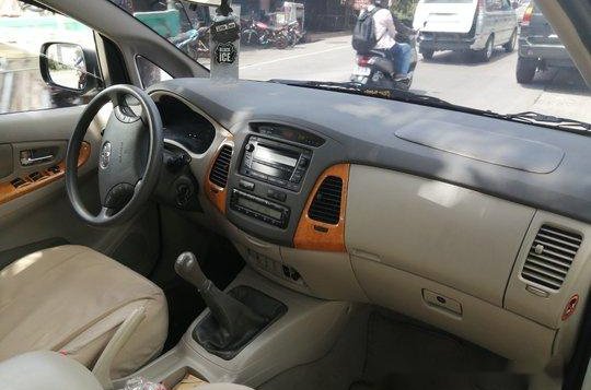 White Toyota Innova 2012 Manual Diesel for sale-2