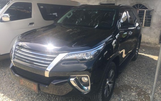 Used Toyota Fortuner V 2016 4x4 for sale in Cordon-6