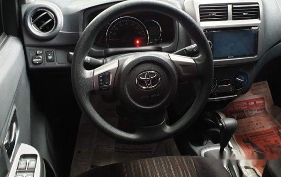 Selling Orange Toyota Wigo 2018 Automatic Gasoline -3
