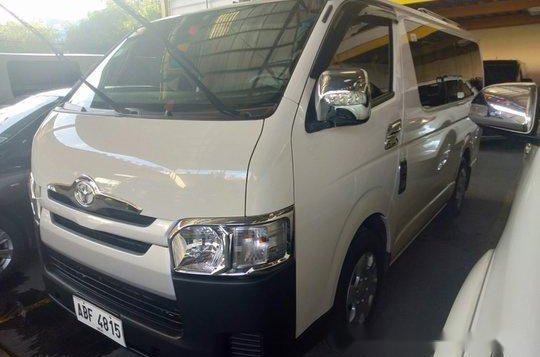 Selling White Toyota Hiace 2015 in Quezon City-2