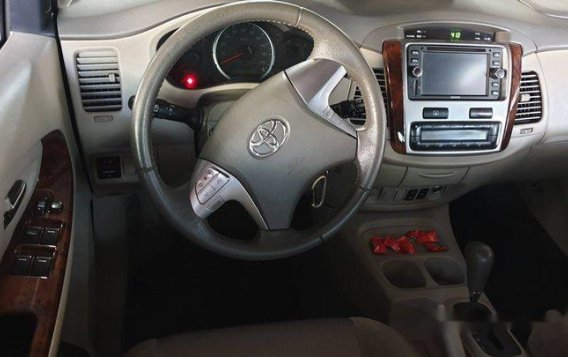 Selling Green Toyota Innova 2015 Automatic Diesel -6