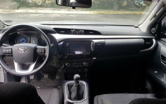 Silver Toyota Hilux 2017 for sale in Quezon City-6