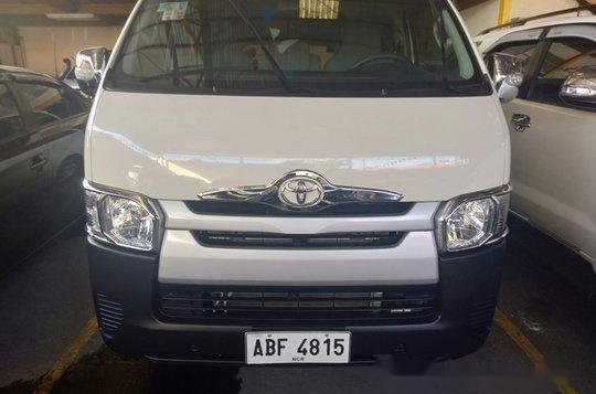 Selling White Toyota Hiace 2015 in Quezon City