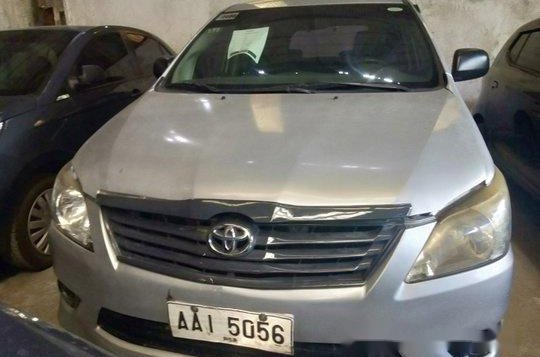 Silver Toyota Innova 2015 for sale in Makati-1