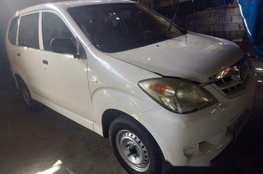 White Toyota Avanza 2009 for sale in Quezon City-1