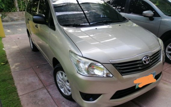 2012 Toyota Innova for sale in Cebu City -1