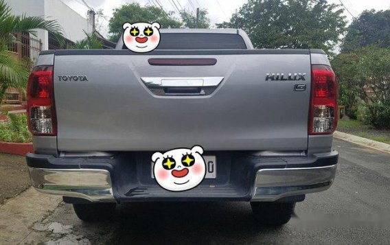 Silver Toyota Hilux 2017 for sale in Quezon City-5
