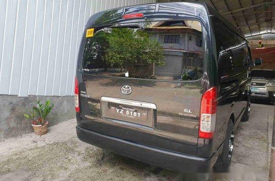 Used Toyota Hiace 2016 at 40000 km for sale in Pasig-3