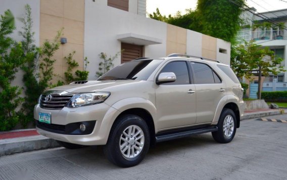 2013 Toyota Fortuner for sale in Quezon City-4