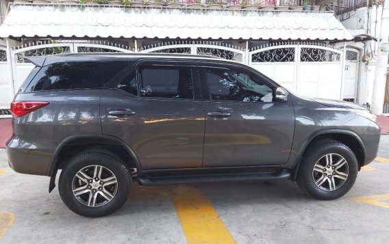 2017 Toyota Fortuner 2.4G AT for sale in Quezon City-7