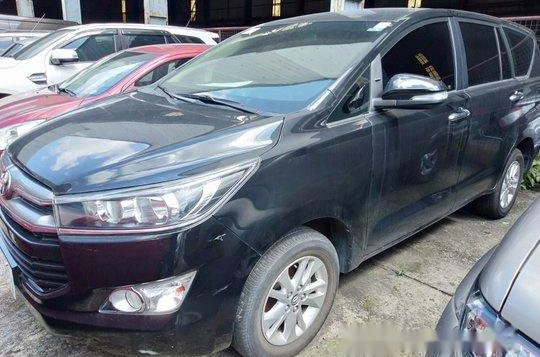 Black Toyota Innova 2017 at 20000 km for sale-4