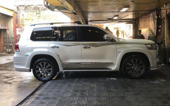 Used Toyota Land Cruiser 2017 for sale in Pasig-8
