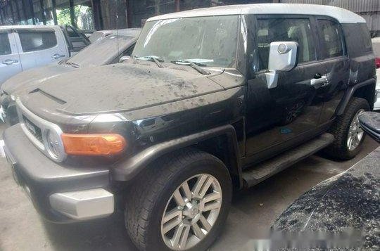 Selling Black Toyota Fj Cruiser 2016 Automatic Gasoline at 42000 in Makati-1