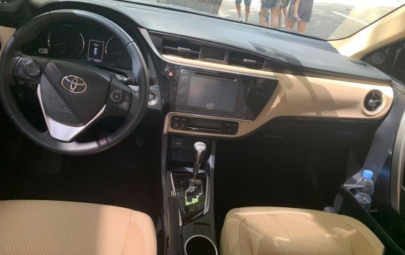 Second-hand Black Toyota Altis 2018 in Quezon City-6