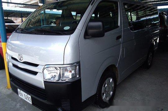 Selling Toyota Hiace 2017 Manual Diesel 