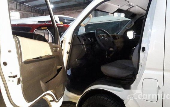 Used Toyota Hiace 2018 Automatic Diesel for sale in Makati-10