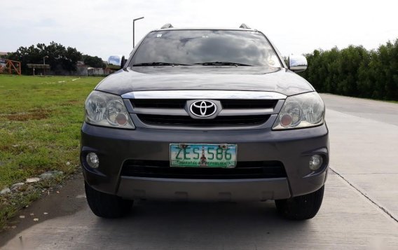 Toyota Fortuner 2006 for sale in Las Piñas-6