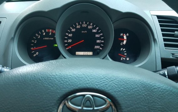 Used Toyota Hilux 2010 for sale in Guagua-7