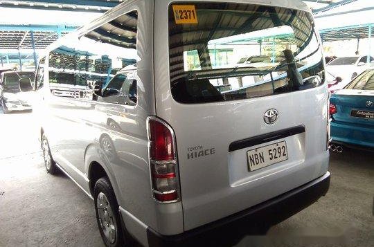 Selling Toyota Hiace 2017 Manual Diesel -2