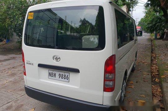 Selling White Toyota Hiace 2019 at 4000 km -3