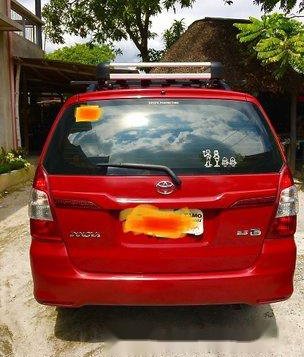 Sell Red 2016 Toyota Innova at 26000 km -2