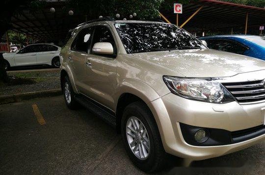 Selling Beige Toyota Fortuner 2013 at 73000 km 