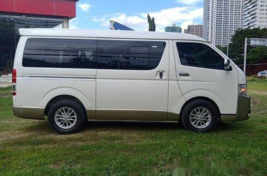 Selling Toyota Hiace 2018 at 22000 km -2