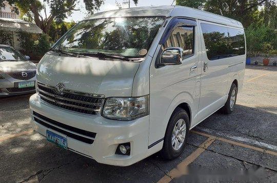 White Toyota Hiace 2013 at 66000 km for sale-1