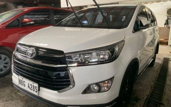 Sell White 2019 Toyota Innova in Quezon City -2