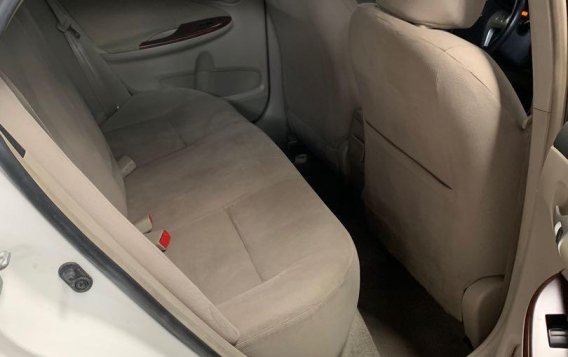 Selling White Toyota Corolla Altis 2013 in Quezon City-4