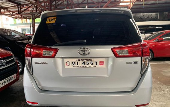 Selling Silver Toyota Innova 2016 in Quezon City-2