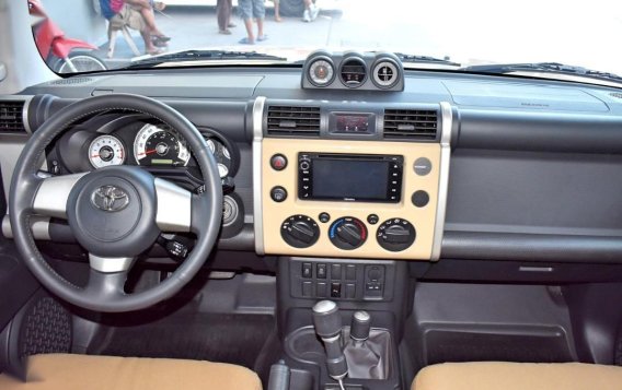 2016 Toyota Fj Cruiser for sale in Lemery-3