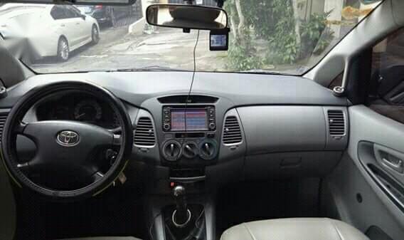 2011 Toyota Innova for sale in Quezon City-5