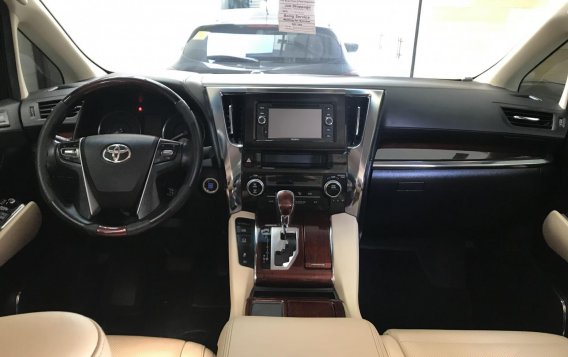 Toyota Alphard 2016 for sale in Quezon City-2