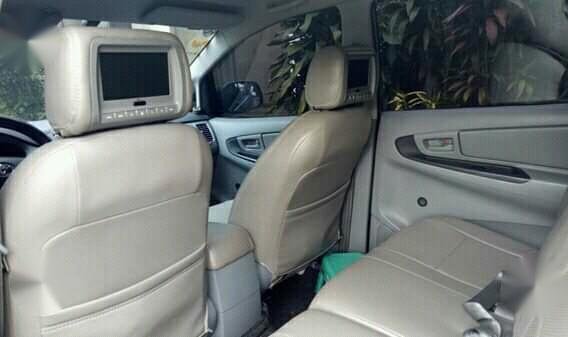 2011 Toyota Innova for sale in Quezon City-4