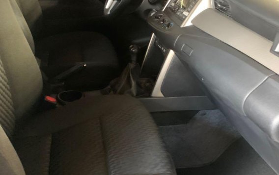 Sell Silver 2019 Toyota Innova in Quezon City-3