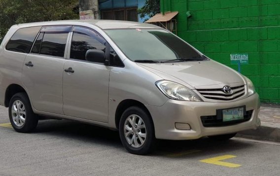 2011 Toyota Innova for sale in Quezon City