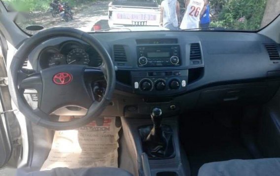 Toyota Hilux 2014 for sale in Quezon City-5
