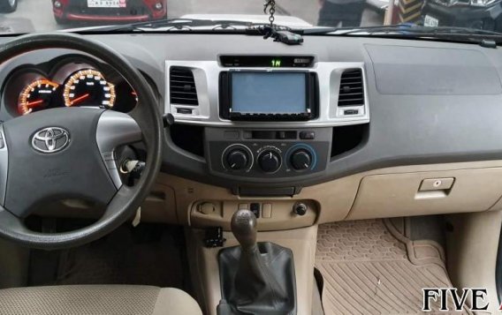 2013 Toyota Hilux for sale in Mandaue -3
