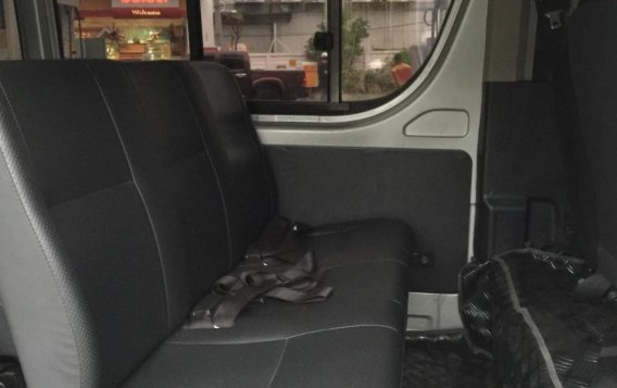 Toyota Hiace Commuter 2013 for sale in Cebu City-7