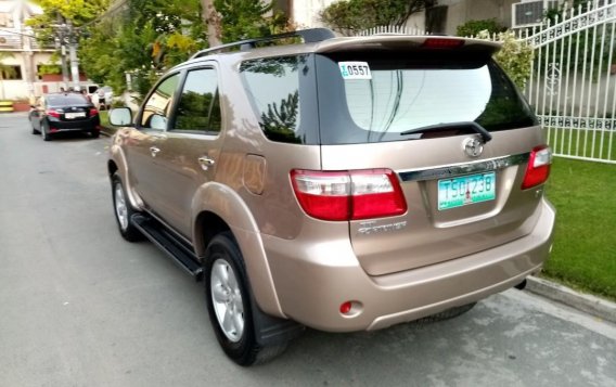 2nd-hand Toyota Fortuner 2011 for sale in Las Piñas-3